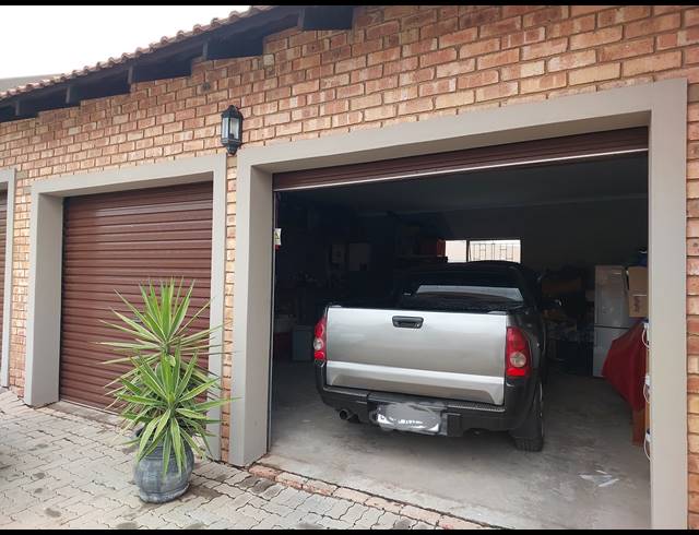 2 BEDROOM TOWNHOUSE FOR SALE IN RIVERSDALE